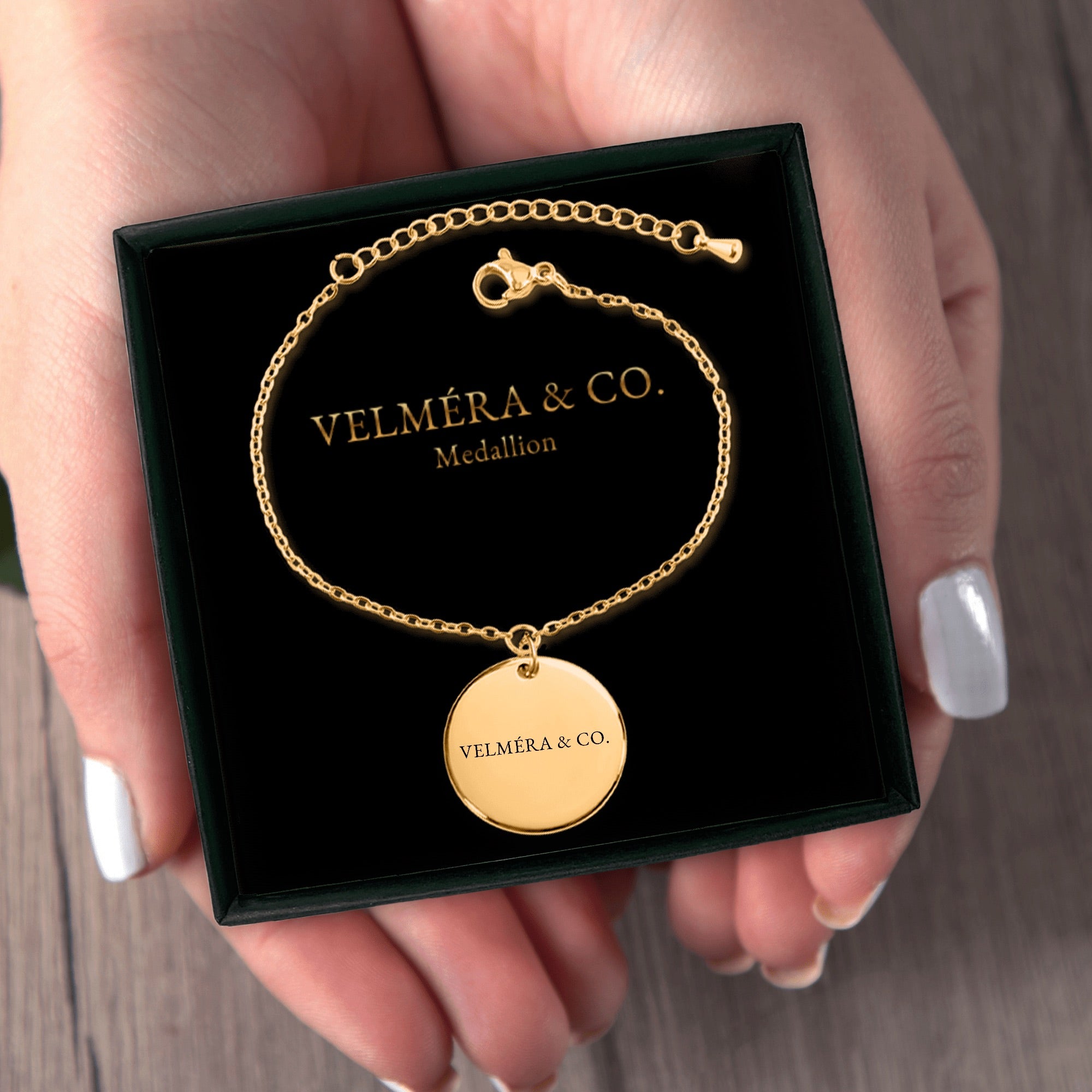 Velméra Medallion Bracelet, 18K Gold Plated