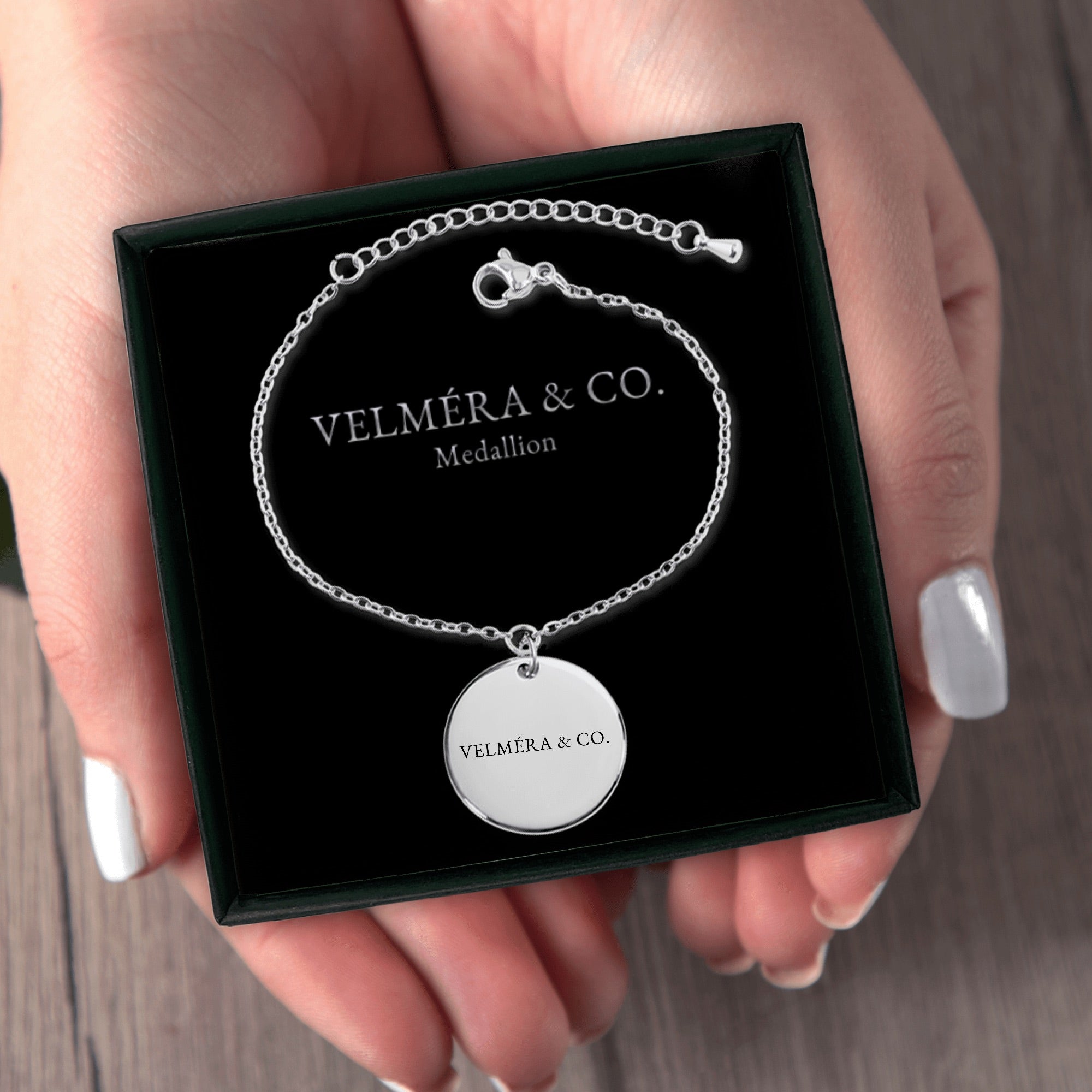 Velméra Medallion Bracelet, Silver Tone